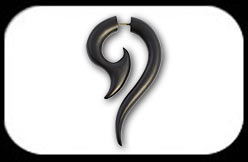 Fake Wood Fish Hook black